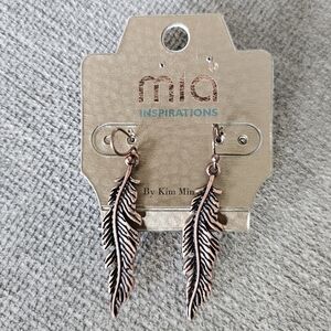 Mia Inspirations Feather Earrings